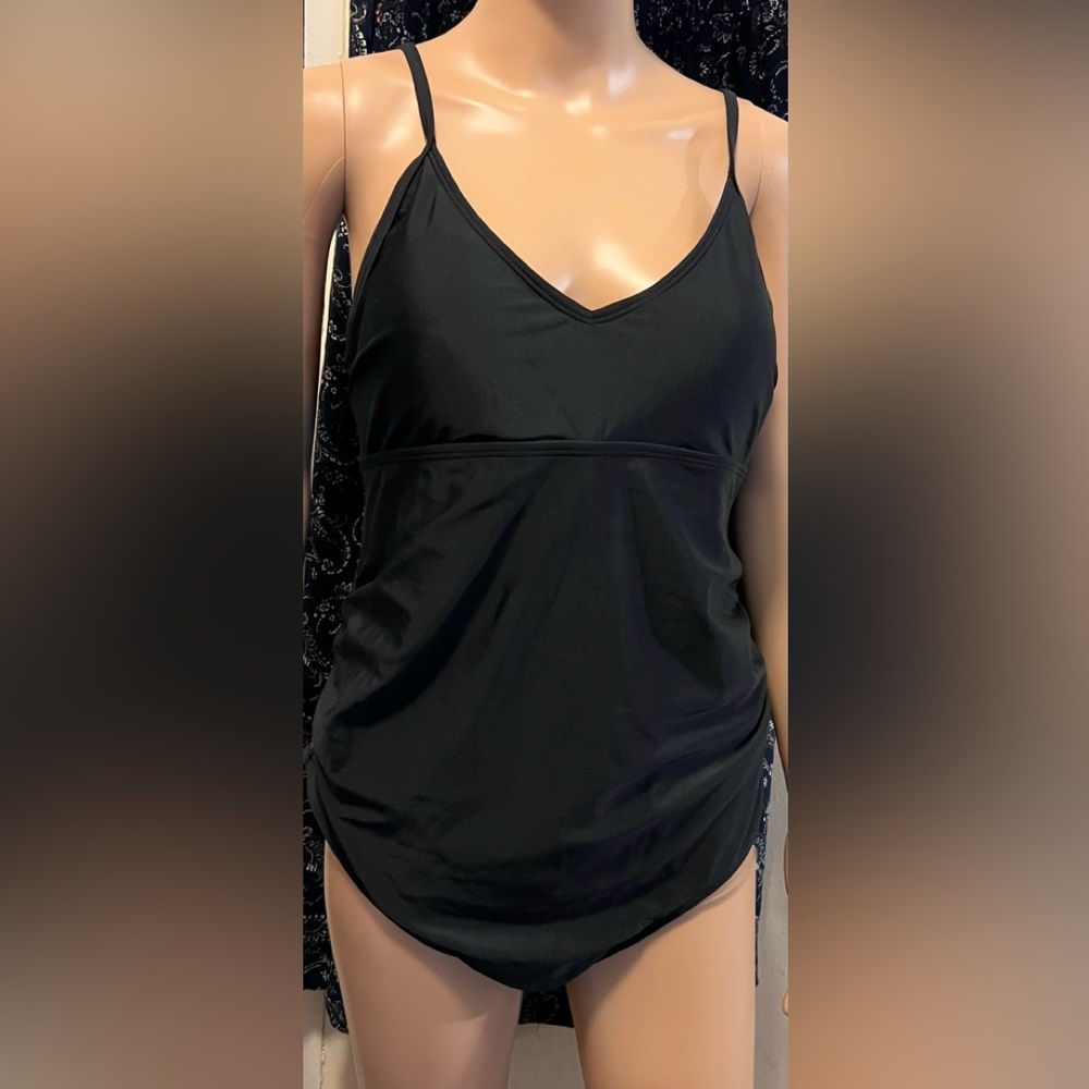 🆕 NWOT BLACK ONE PIECE BATHING SUIT (L)